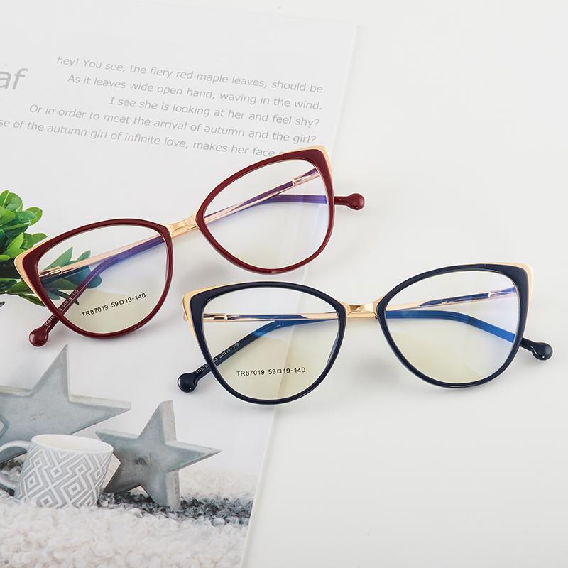 Cat-Eye Blue-Light Glasses