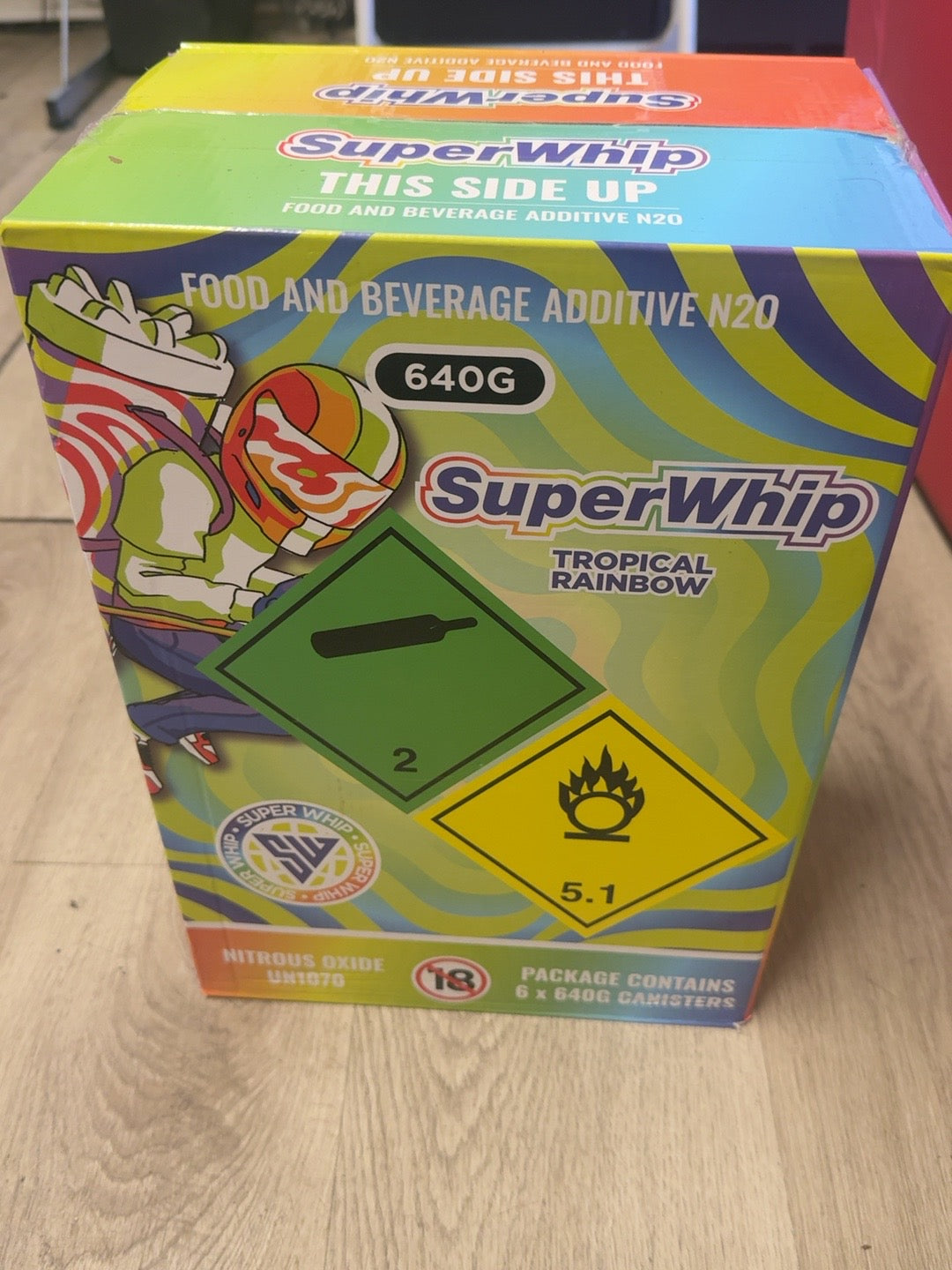 SuperWhip Tropical Rainbow 640g N2O box